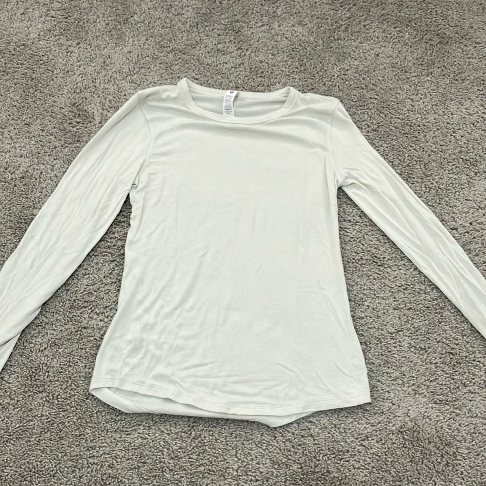 Lululemon Athletica Cream Fitted Long Sleeve Tee